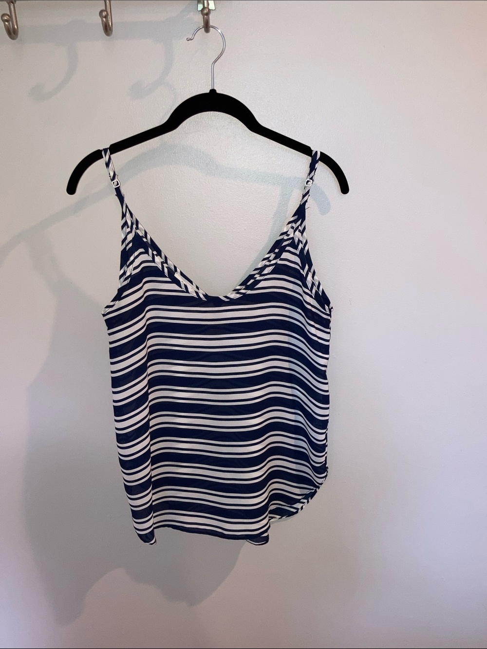 Olivaceous camisole 💙🤍 Navy and White Striped 💙🤍 small